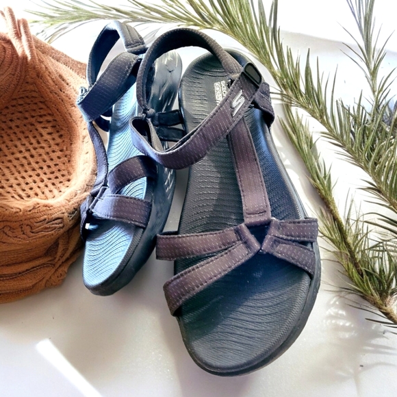 SKECHERS womens sandals size 9 - Picture 2 of 11